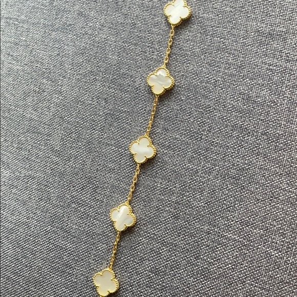 Clover bracelet. VCA inspired bracelet. Never worn - Picture 2 of 2